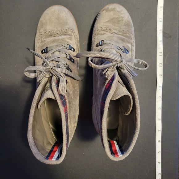 Boots - Picture 2 of 5